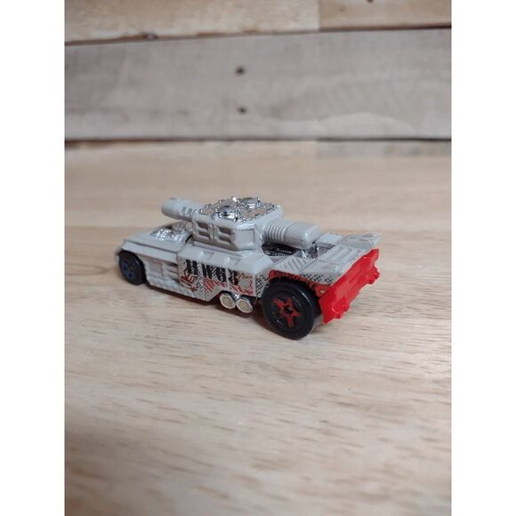 2014 Mattel Hot Wheels Invader Army Off Road Sand Desert Die Cast Tank / Car - Picture 2 of 3